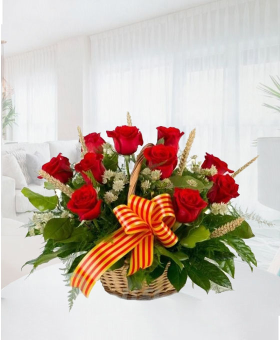 Cesta 10 Rosas Rojas para Sant Jordi